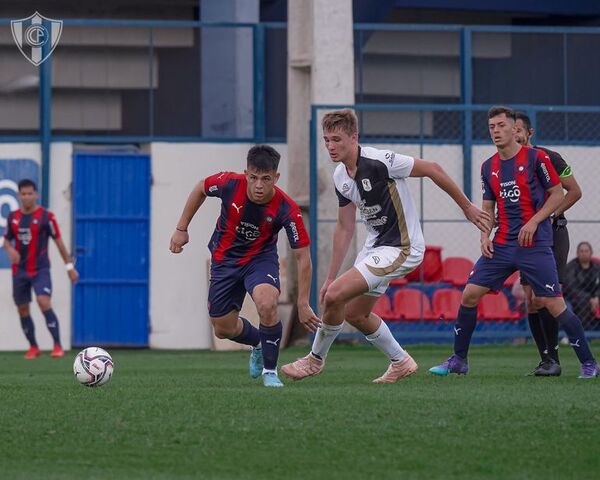 Categoría Reserva: Cerro Porteño goleó y se mantiene en la cima - Cerro Porteño - ABC Color