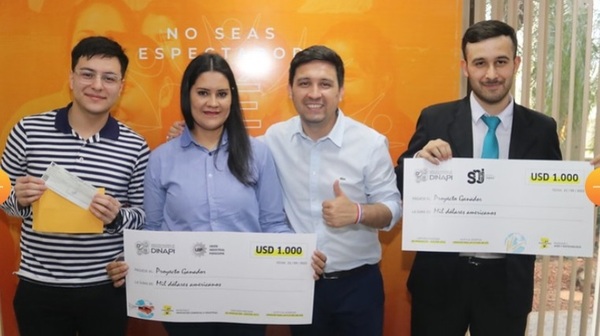 Premian a jóvenes del Concurso de Innovación