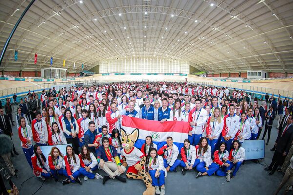 Emocionante abanderamiento de atletas paraguayos que competirán en los Juegos Odesur