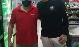 Reviven foto de Jean en Biggie y aseguran que “robó” mortadela