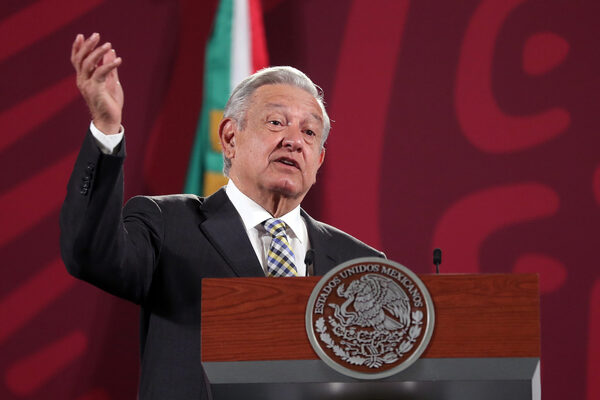 De 20 a 30 grandes empresas deben 5.000 millones de dólares al fisco mexicano - MarketData