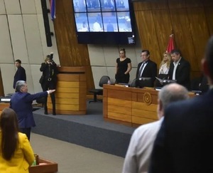 Diputados aceptan renuncia de Miguel Godoy y Rafael Ávila jura como defensor del Pueblo