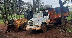 La Nación / Fiscalía paró tala de árboles en paseo central e incautó maquinarias de la comuna