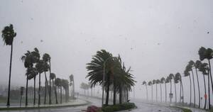 La Nación /  Ian, peligroso huracán, tocó tierra en Florida