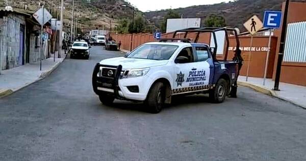 La Nación / Acorralan y asesinan a seis policías en el norte de México