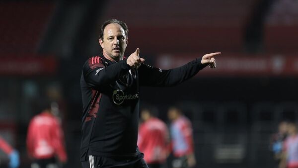 Rogerio Ceni acaricia primer título como técnico de Sao Paulo