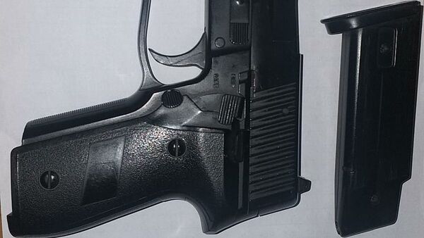Pillan a alumno con arma de aire comprimido en el colegio