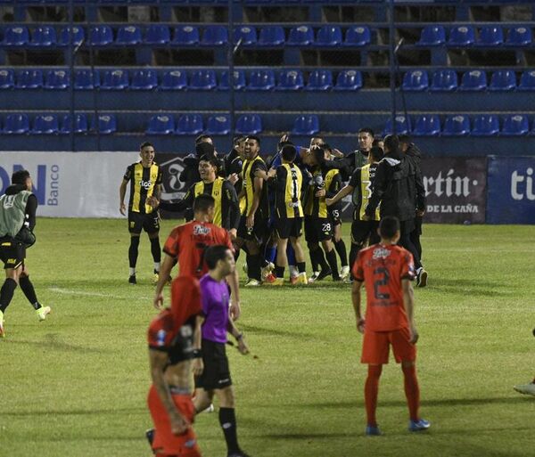 Guaraní gana, en los penales, el partido más largo del año - Fútbol - ABC Color