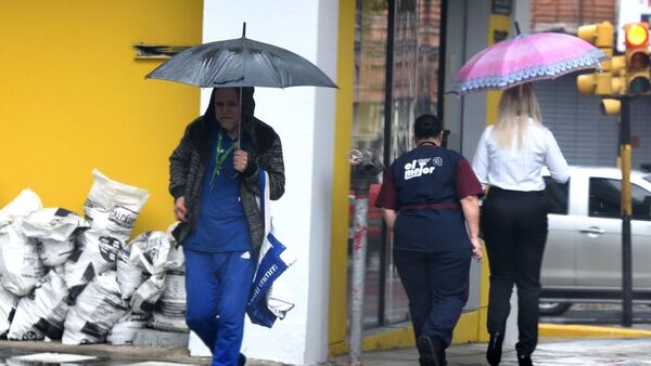Clima fresco, lluvias y tormentas persistirán este jueves