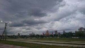 Pronostican jueves fresco y con lluvias dispersas