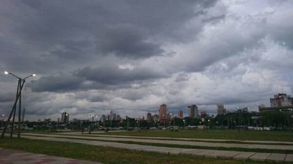Pronostican jueves fresco y con lluvias dispersas
