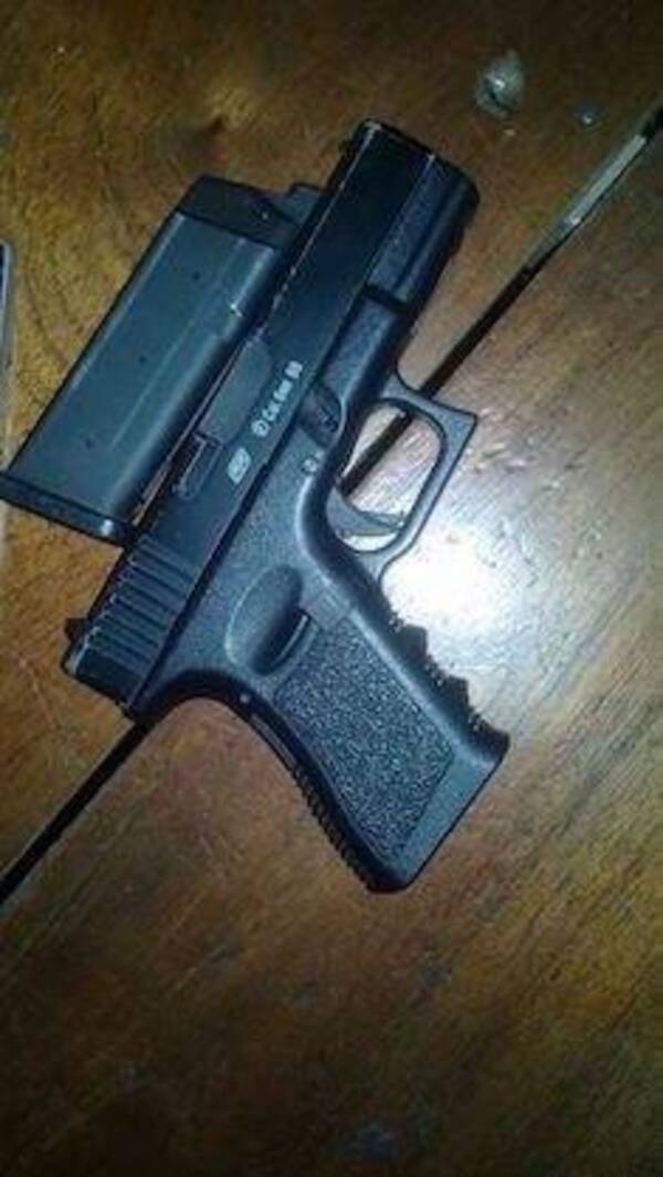 Crónica / Estudiante llevó una pistola de juguete al cole y causó susto