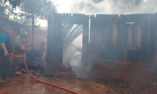 Arde en llamas vivienda de septuagenaria