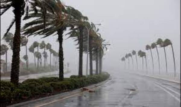 El huracán Ian deja grandes destrucciones, apagones e inudaciones
