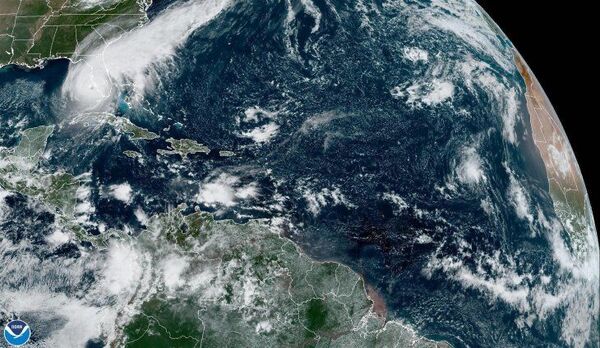 Paraguayos en Florida con dificultades para acceder a vuelos por huracán Ian