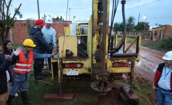 Inició construcción de 20 sistemas de distribución de agua potable