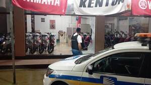 Alarma evita que ladrones hurten motocicletas de un local comercial - La Clave