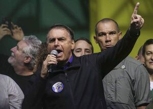 Elecciones en Brasil: Bolsonaro amenaza con intervención de las FFAA en votaciones - Mundo - ABC Color