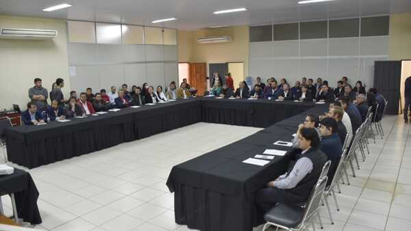 MUVH brindó capacitación sobre urbanismo y planificación urbana a munícipes de Itapúa.
