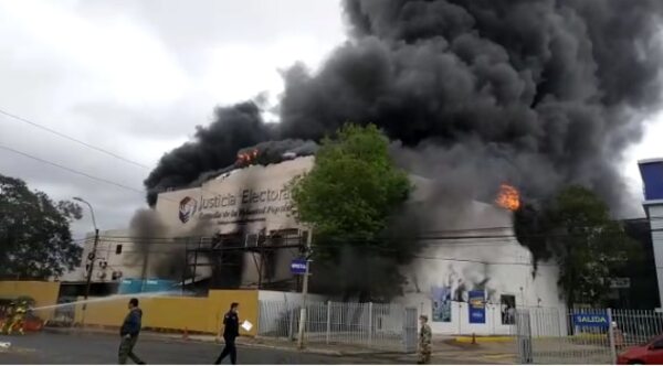 “Incendio pudo haber sido premeditado”, dice ministro del TSJE - Nacionales - ABC Color