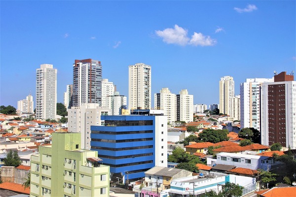 La economía, una manzana envenenada para el próximo presidente de Brasil - Revista PLUS