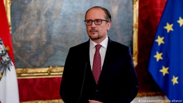 El canciller de Austria propuso un confinamiento exclusivo para los no vacunados contra el COVID | 1000 Noticias