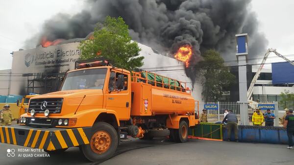 Incendio en TSJE: denuncian que un funcionario se encuentra desaparecido - Unicanal