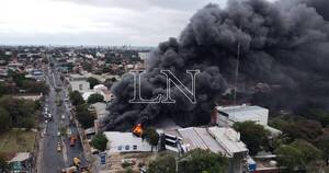 La Nación / El grueso de las máquinas de votación no está en medio del incendio, afirman desde el TSJE