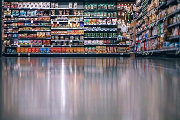 La pobreza baja en Argentina, pero sigue bajo amenaza de la fuerte inflación - Revista PLUS