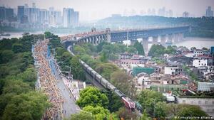 Maratón de Wuhan aplazada por rebrote de COVID-19 | 1000 Noticias