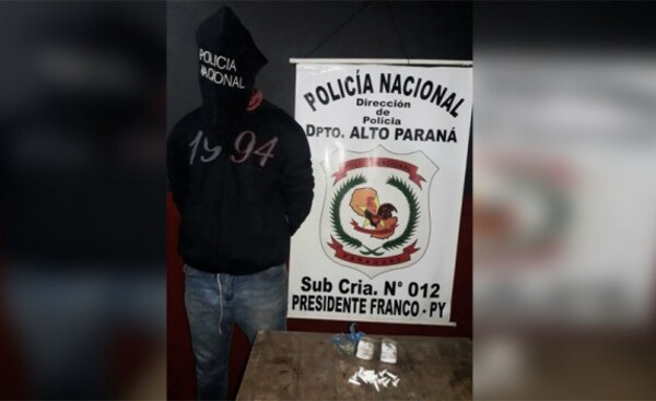 Imputan a joven que supuestamente vendía drogas a estudiantes