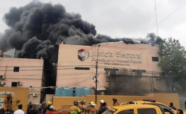 Incendio den el TSJE afectó 8.500 máquinas y hay dos desaparecidos