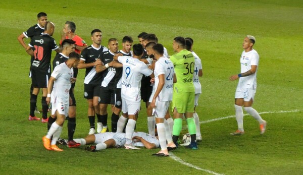 Nacional y Olimpia no pasan del empate en Barrio Obrero - Informatepy.com