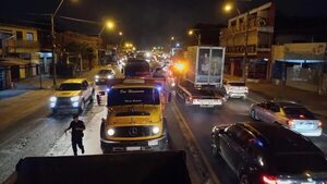 Camioneros volvieron a movilizarse sobre ruta PY 01 en Ñemby  - Nacionales - ABC Color