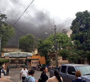 Instan a vecinos a protegerse del humo tóxico en zona de incendio - ADN Digital