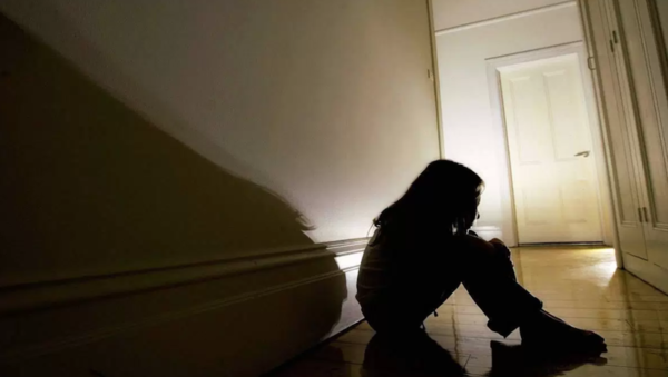 Buscan a docente acusado de manosear de una alumna de 10 años - Noticde.com