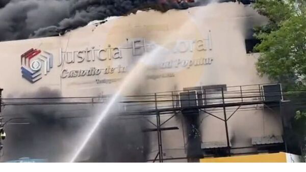 Ciudadanía apunta al oficialismo por incendio del TSJE