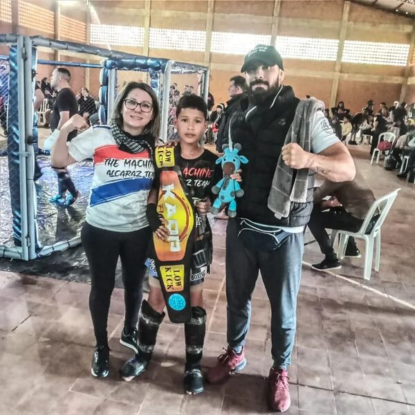 Kickboxing: Almirón gana cinturón en Cadetes - Polideportivo - ABC Color