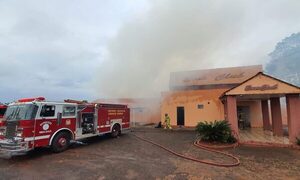 Bomberos controlan incendio en prostíbulo del km 12 de C. del Este – Diario TNPRESS