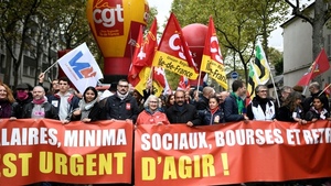 Marchas y paros en Francia contra la reforma jubilatoria y la inflación - .::Agencia IP::.