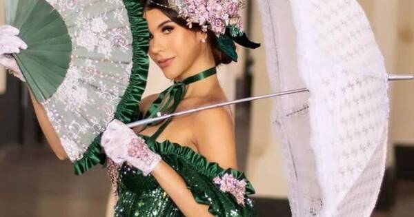 La Nación / Agatha León sorprendió con traje alegórico inspirado en Madame Lynch