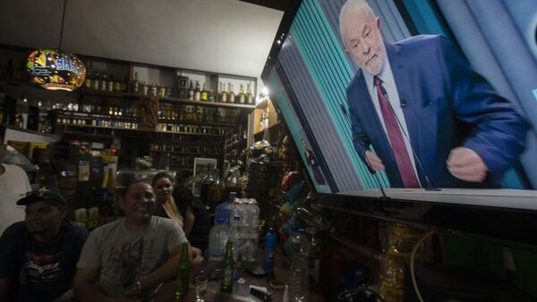 Lula fue el principal blanco de ataques en último debate en Brasil