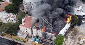 La Nación / Incendio en TSJE: sistema de bombeo de agua no estaba conectado al generador
