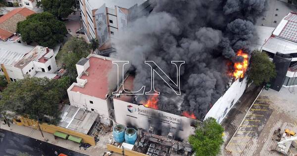 La Nación / Incendio en TSJE: sistema de bombeo de agua no estaba conectado al generador