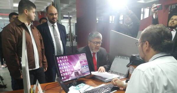 La Nación / Presentan denuncia contra titular de Incoop por producción de documentos no auténticos