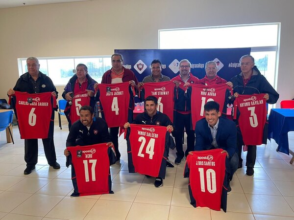 Históricos exjugadores de Cerro Porteño fueron reconocidos en el Parque Azulgrana