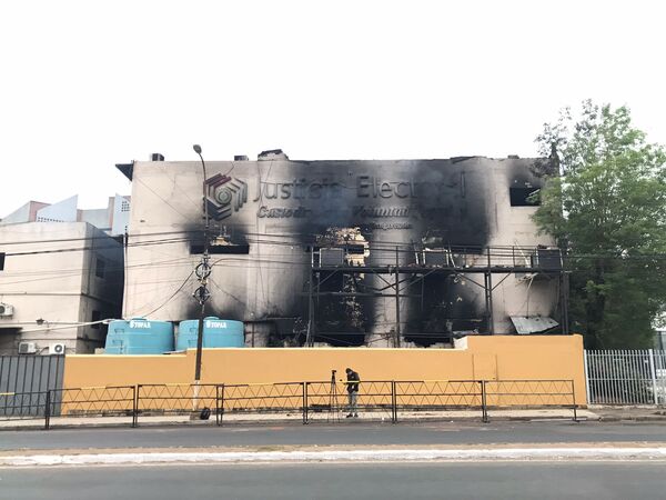 Investigadores no descartan que incendio en el TSJE haya sido provocado - ADN Digital
