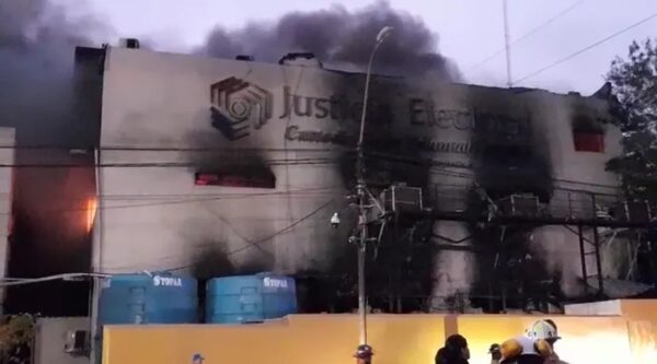 Trabajan en un inventario oficial sobre el fatal incendio en el TSJE - Nacionales - ABC Color