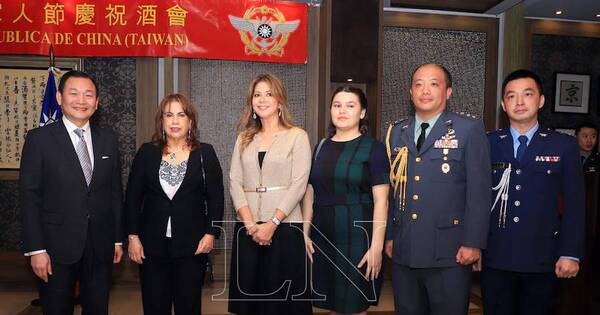 La Nación / Recepción conmemorativa