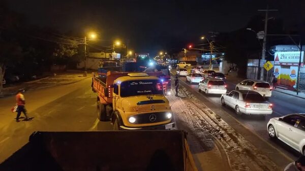 Repudiando la actitud del Gobierno, camioneros suspenden manifestación - Economía - ABC Color